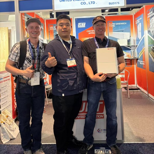 Tony with Customer at IBS3