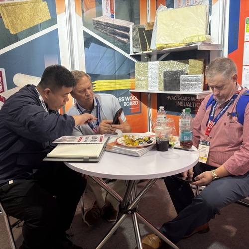 Tony with Customer at IBS2