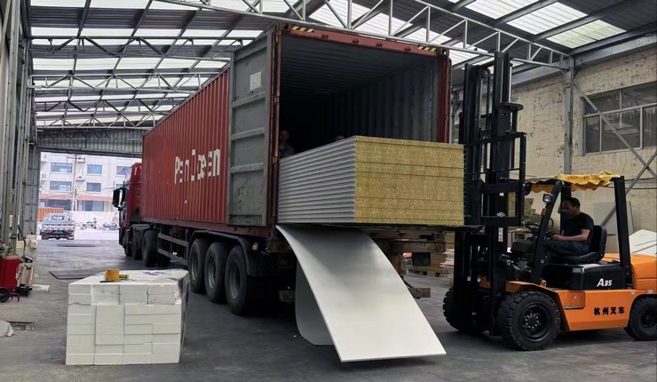 Highlight Competitiveness --The rock wool sandwich wall panels were successfully delivered to Thailand